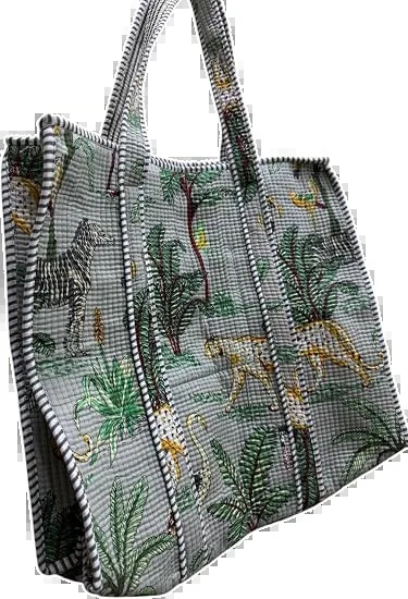 natural bloom quilted cotton tote bag detail view 2